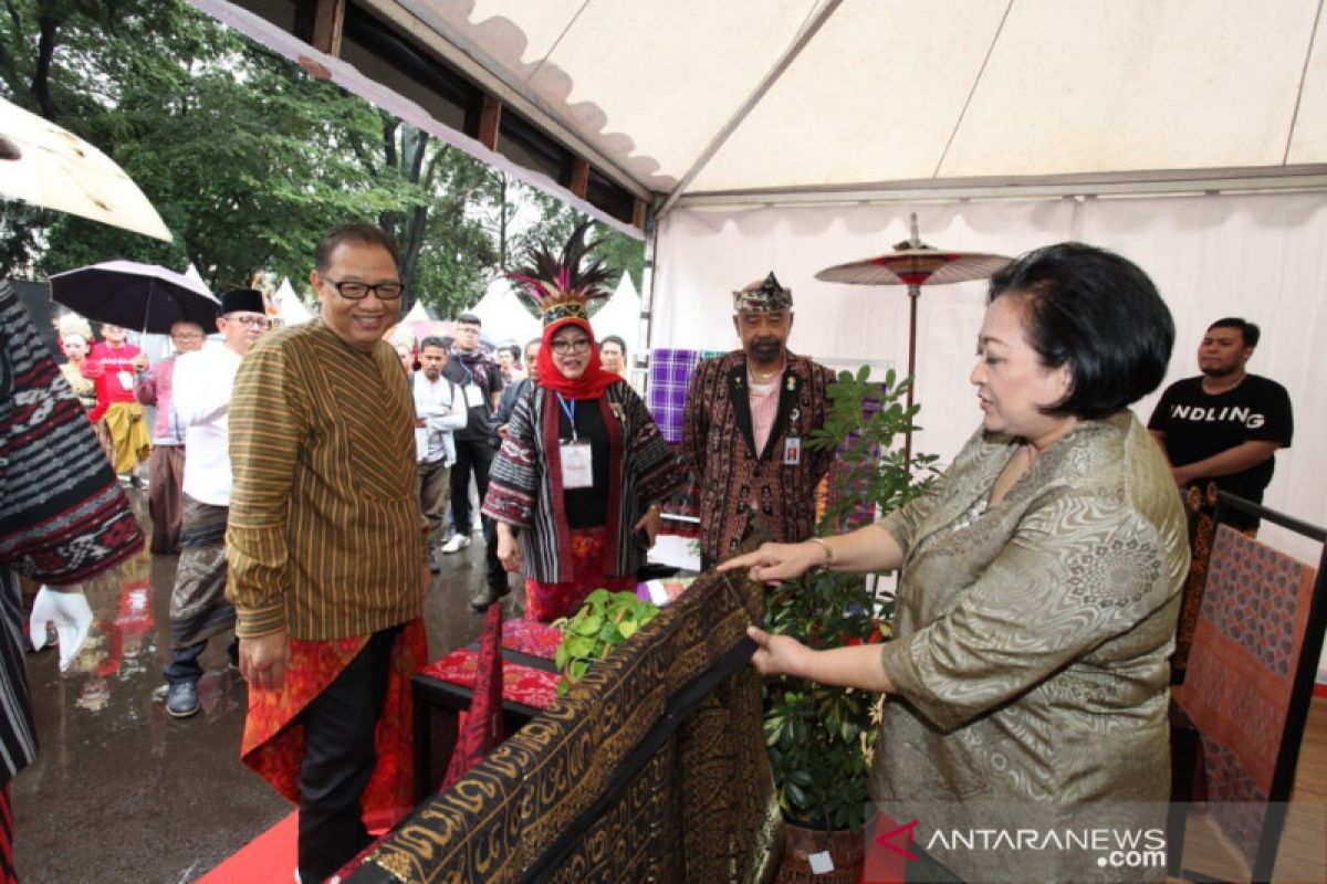 Festival diharapkan dorong popularitas sarung sebagai gaya hidup milenial