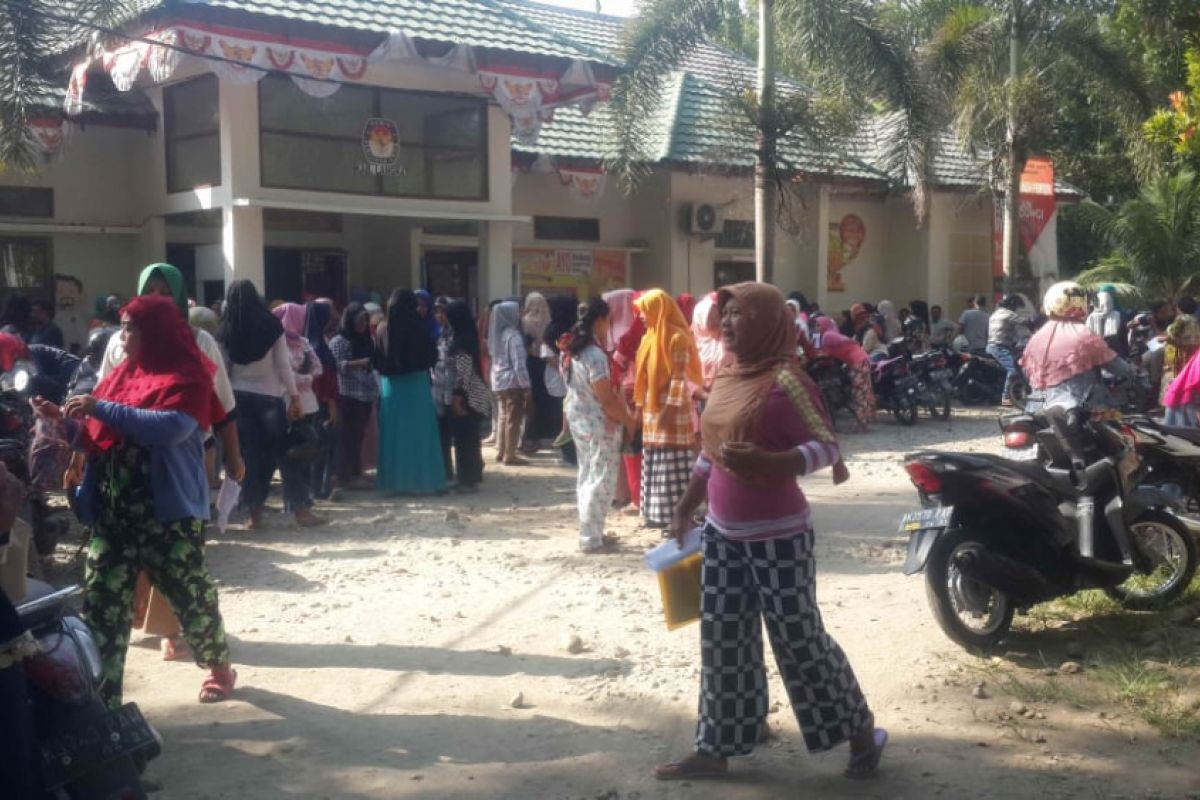 Ratusan warga Langkat mendaftar jadi penyortir surat suara