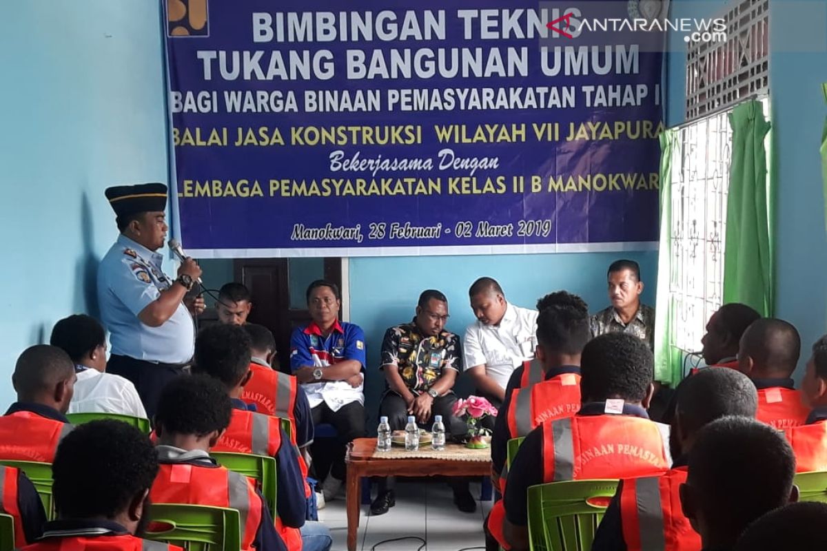 Puluhan warga Lapas Manokwari terima sertifikat konstruksi