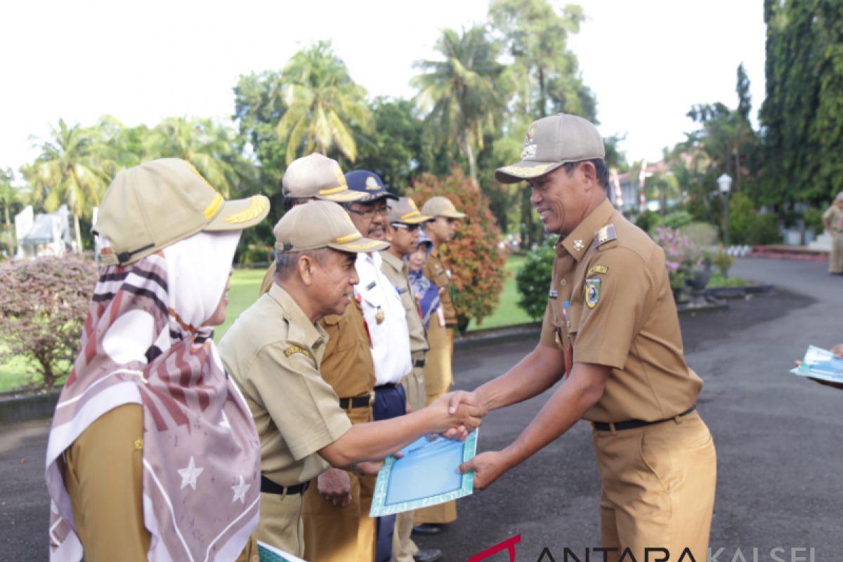 Tujuh SKPD terima fakta integritas dari bupati