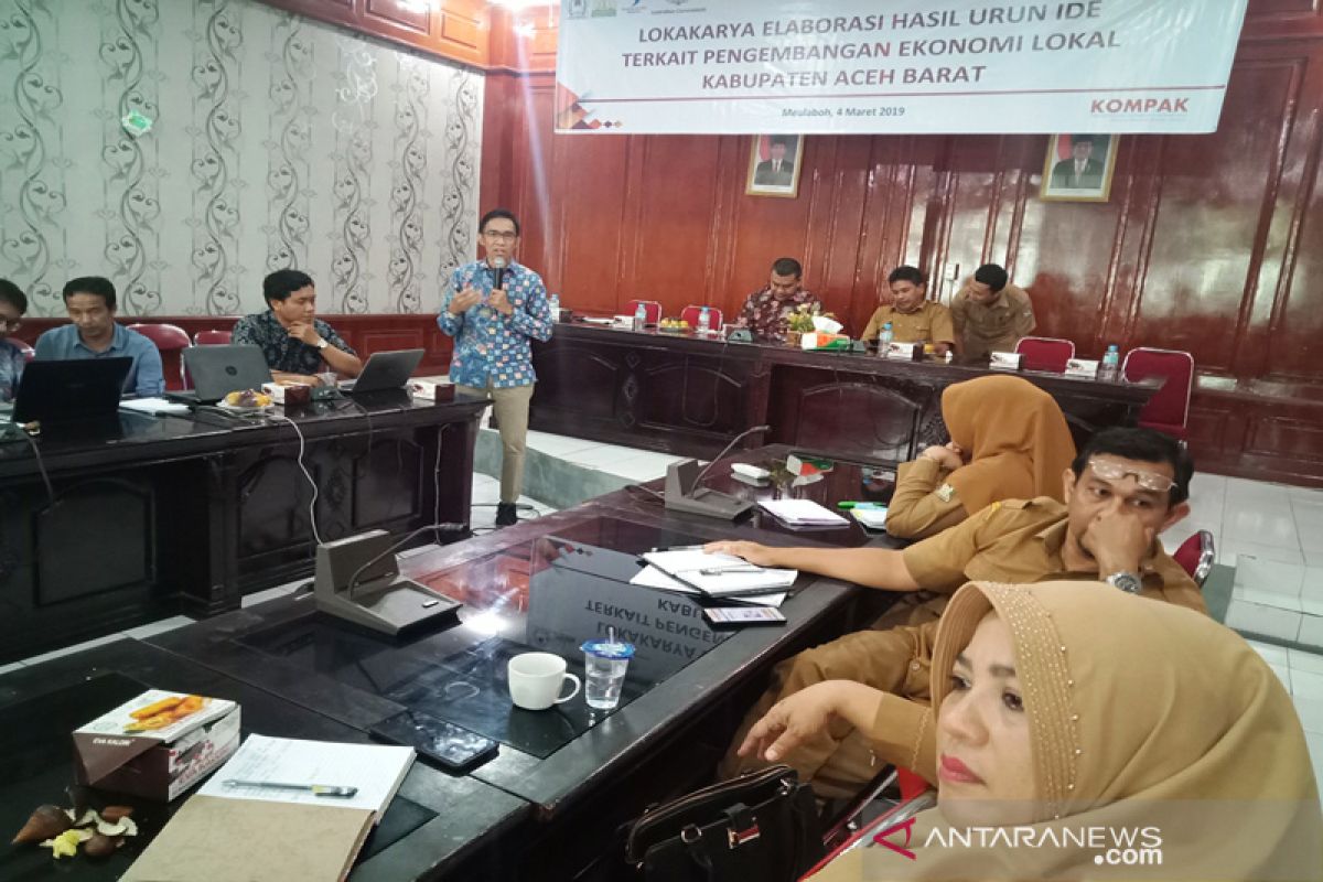 Eksportir asal Jogja minati hasil kerajinan eceng gondok di Aceh Barat