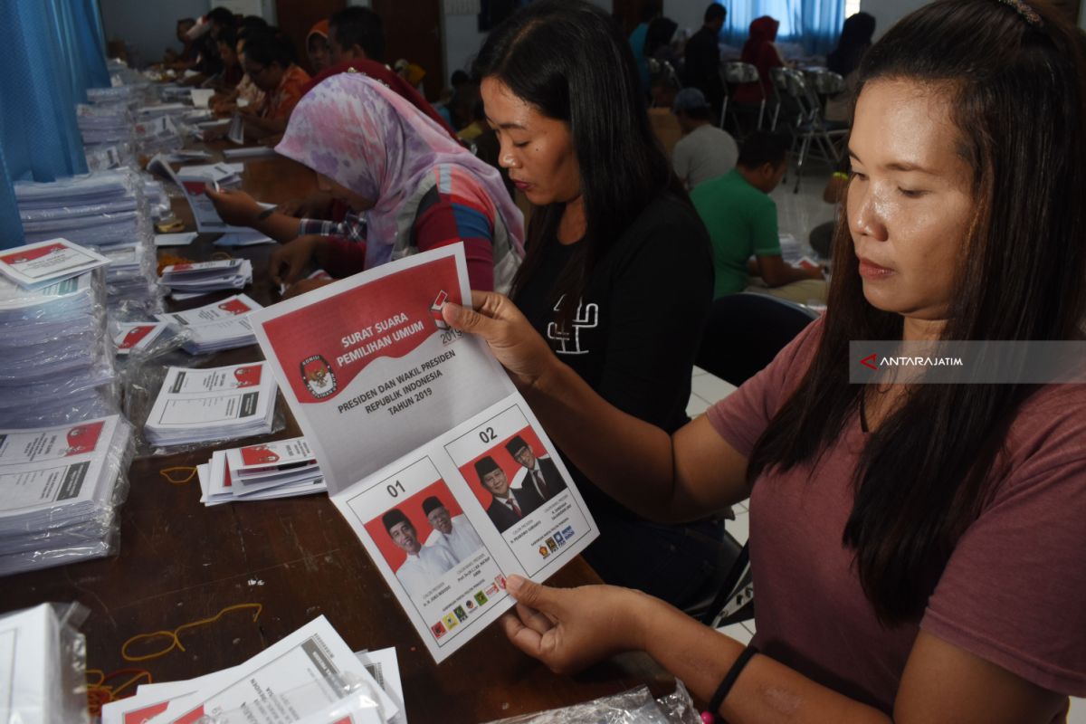 KPU Madiun temukan 2.410 surat suara Pemilu 2019 rusak