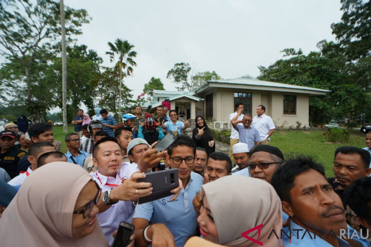 Vidio - Sandi singgah ke rumah kelahiran di Rumbai Riau