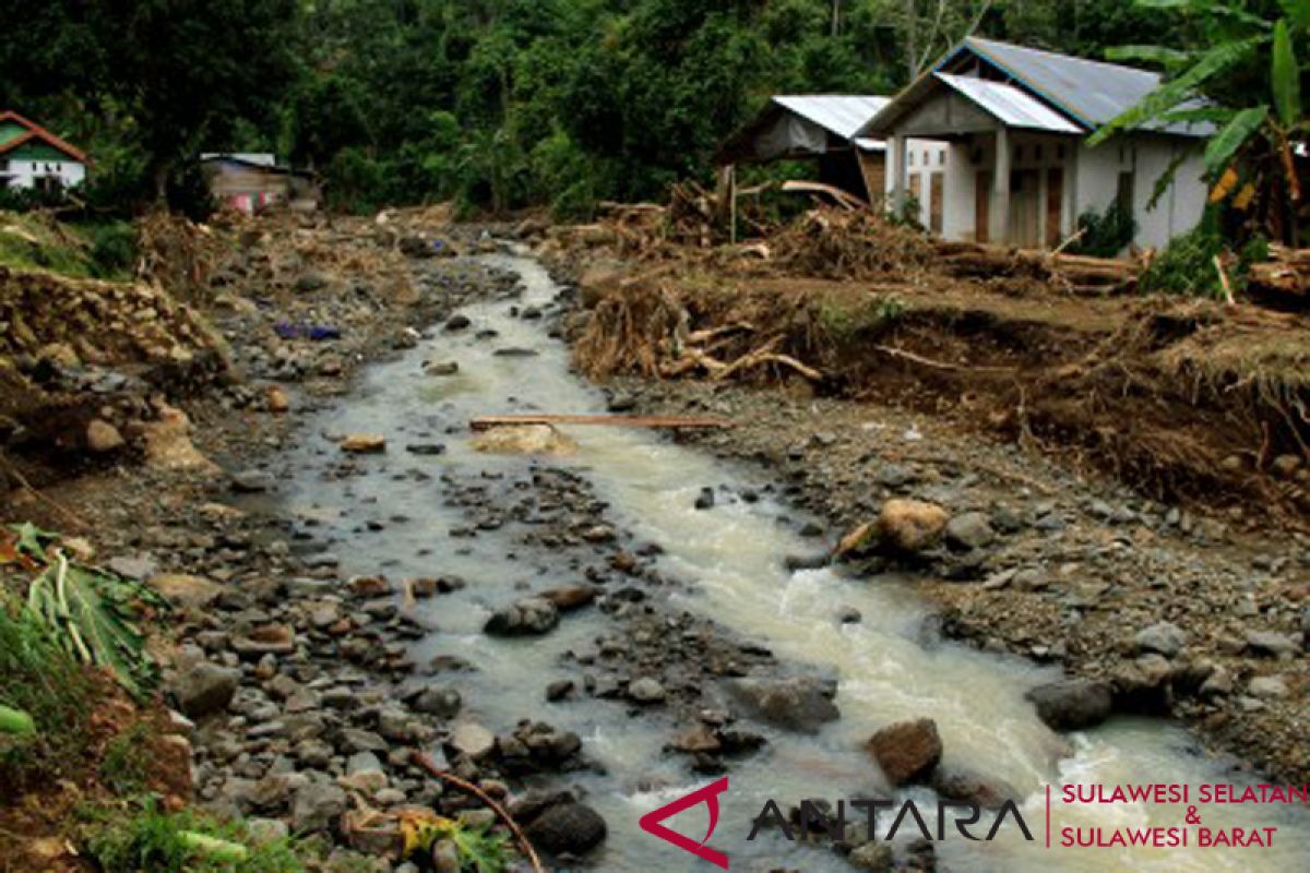 Polda Sulawesi Barat rawat 58 korban banjir