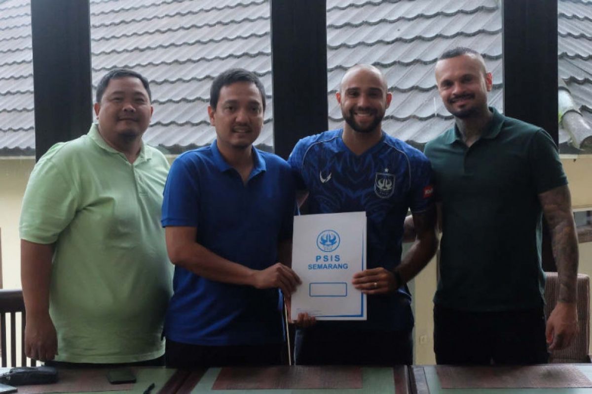 PSIS kontrak penyerang Brasil Claudir Marini