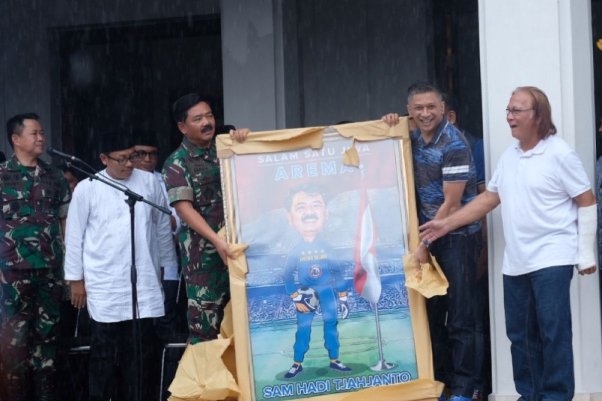 Panglima TNI-Waketum PSSI awali semarak Piala Presiden 2019 di Malang