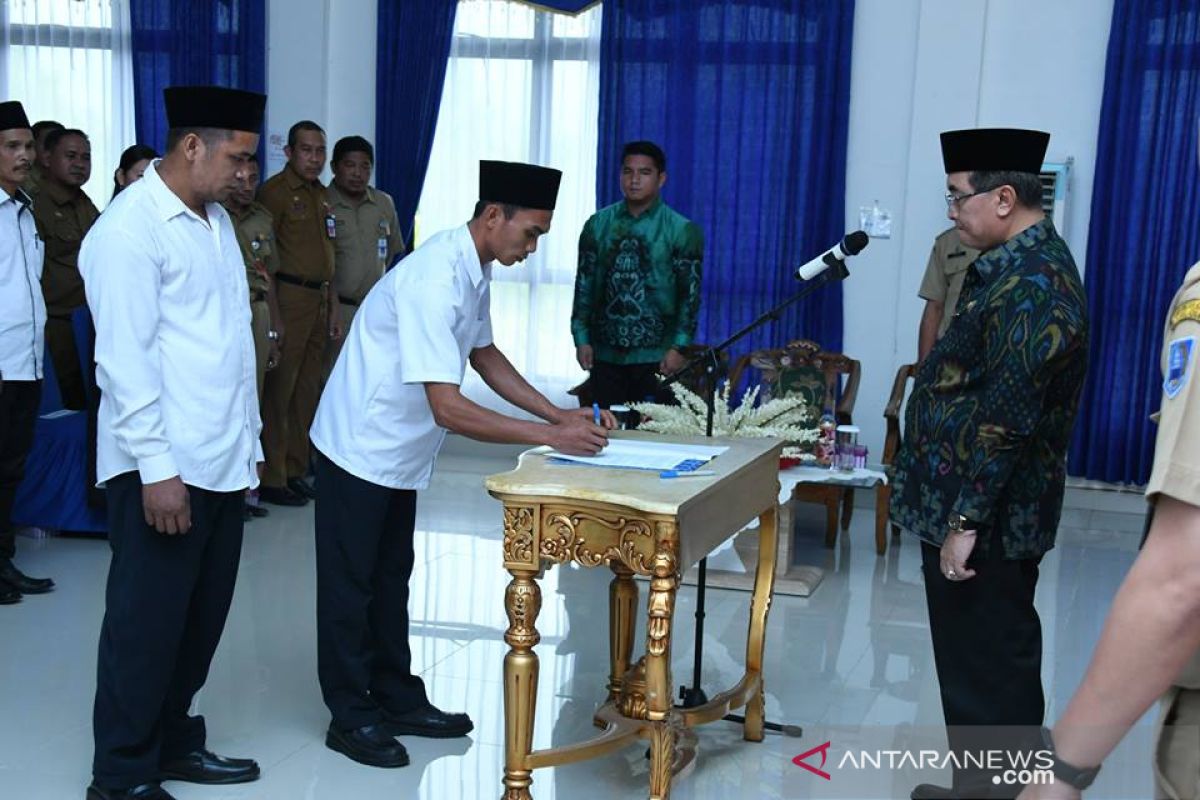 Anggota BPD antar waktu masa bakti 2014-2020 diambil sumpah