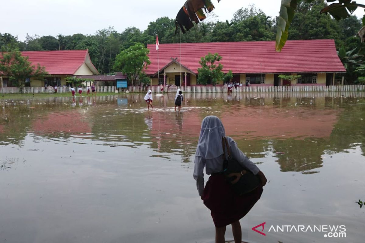 Debit air Sungai Batanghari berada diambang batas siaga II