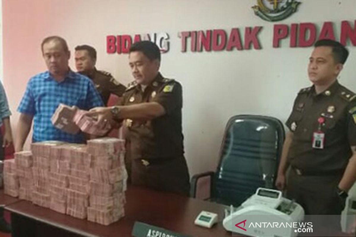 Terdakwa korupsi jalan serahkan Rp3 miliar ke Kejati Sumsel