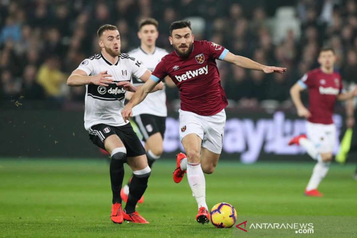 gelandang West Ham disanksi akibat memaki petugas antidoping FA