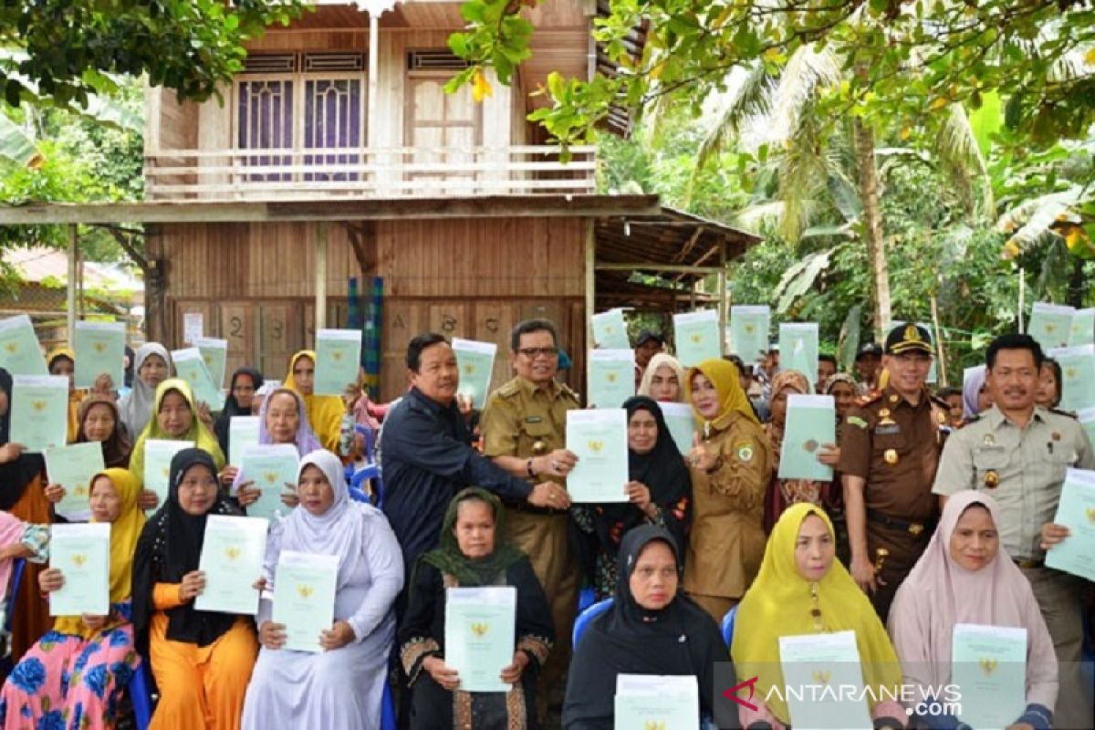 Wakil Ketua DPRD Balangan apresiasi penyerahan sertifikat tanah