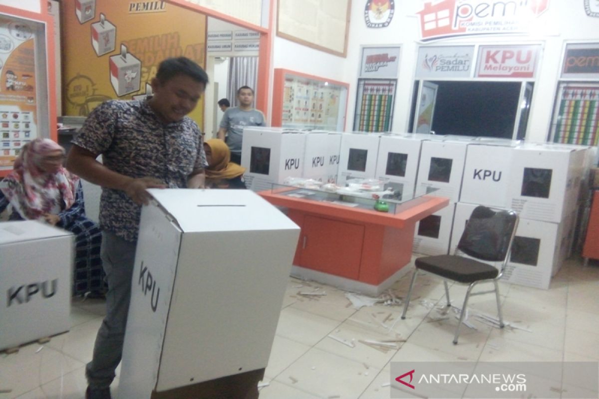 1.850 kotak suara selesai dirakit di Aceh Singkil
