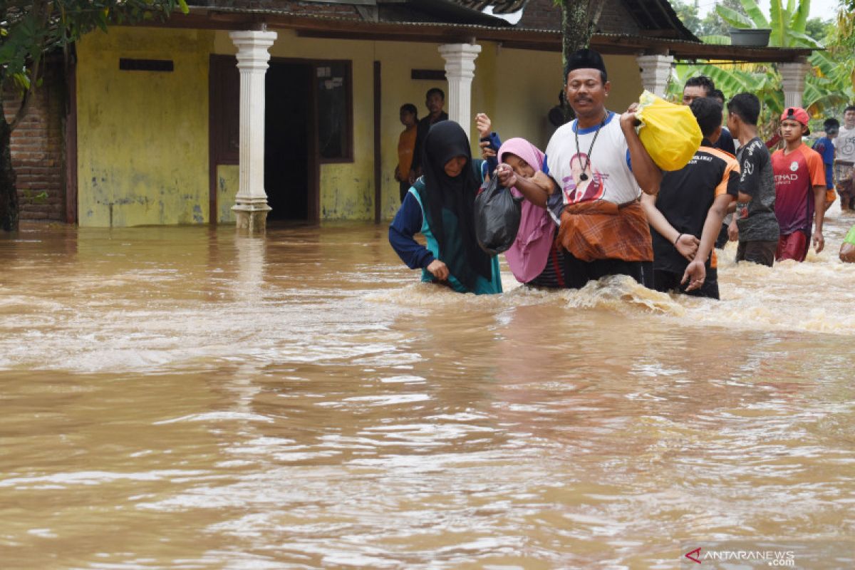 Bupati Madiun tetapkan status darurat  banjir