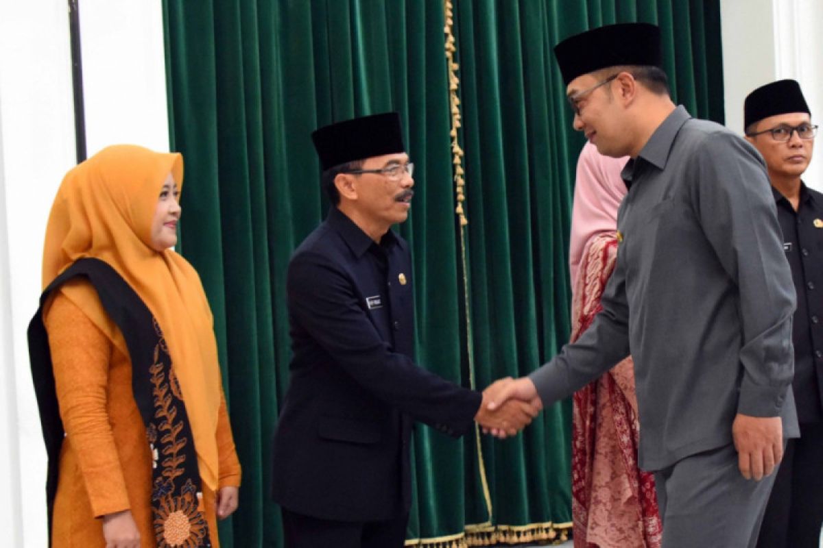 Ridwan Kamil lantik 14 pejabat hasil lelang jabatan