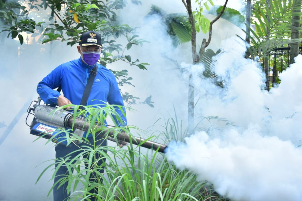 Seluruh kecamatan di Kota Jambi mengerahkan mesin fogging