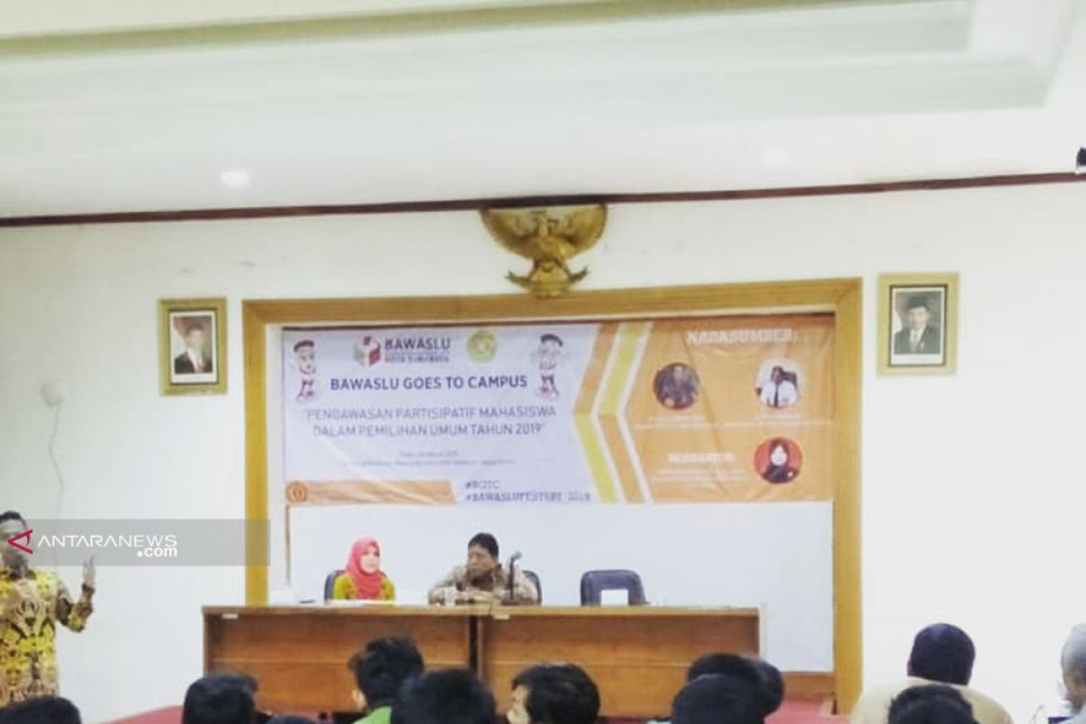 Bawaslu sosialisasikan pengawasan partisipatif di kalangan mahasiswa UPN Surabaya