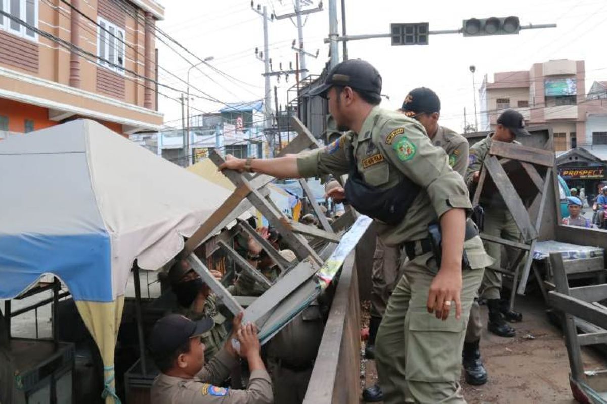 Pemkot Medan tertibkan PKL Pasar Marelan