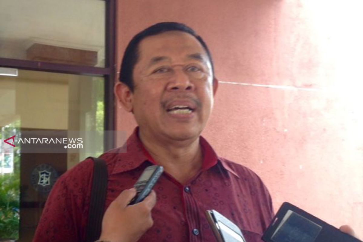 Legislator : Pemkot Surabaya jangan berharap kembali kelola SMA/SMK