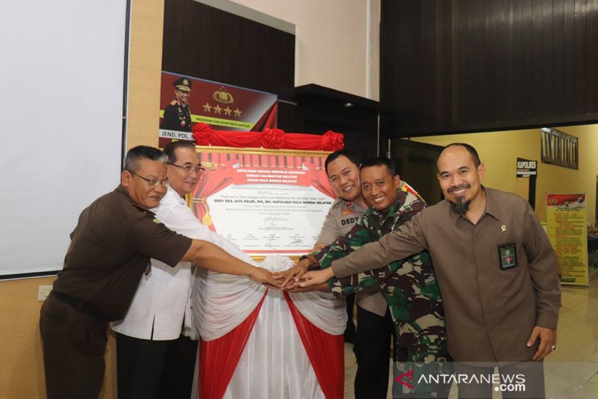 Bupati HSS hadiri pencanangan zona integritas Polres HSS