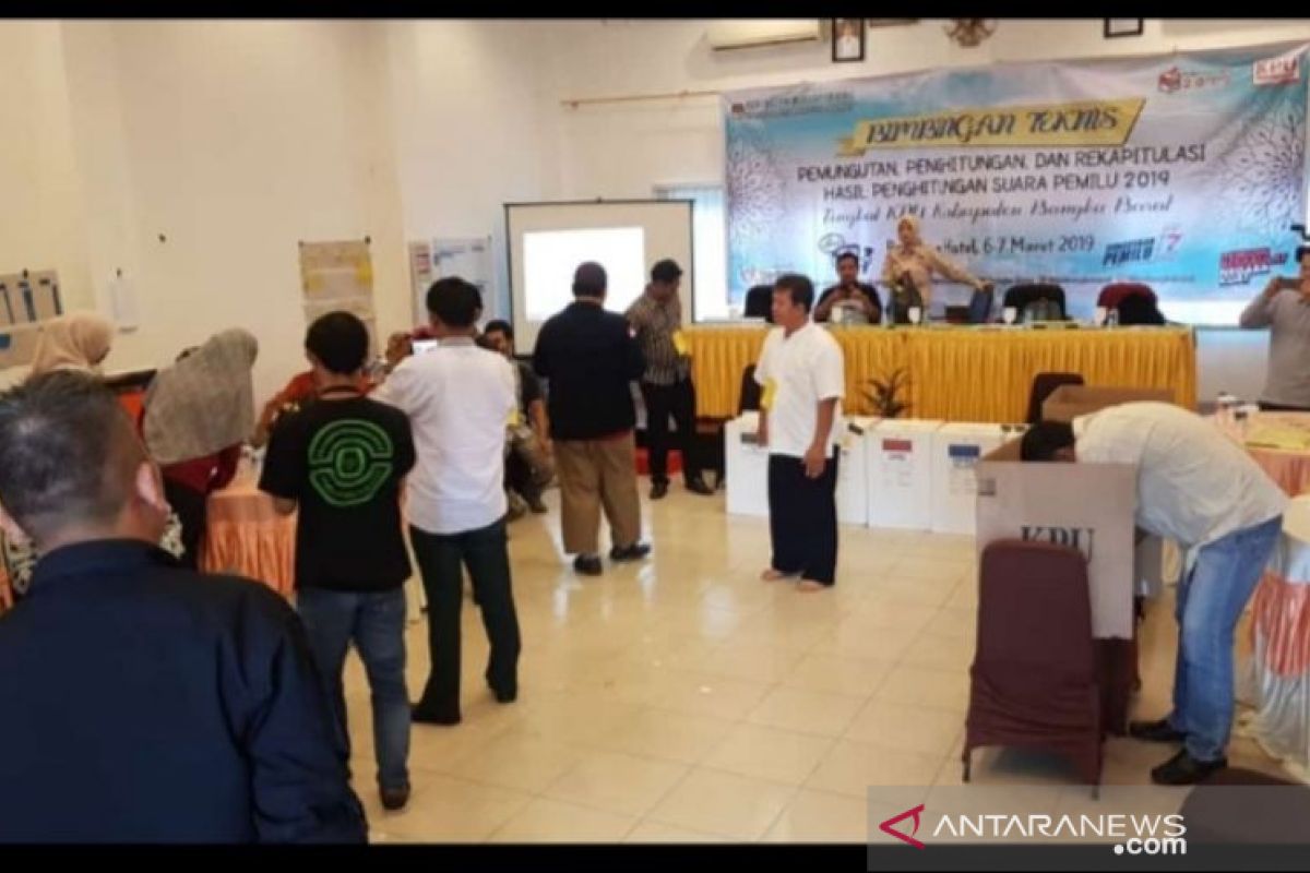 PPK Bangka Barat dilatih hitung suara Pemilu 2019