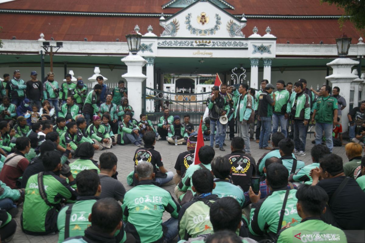 Pengamat nilai batas bawah tarif ideal ojek daring Rp2.000