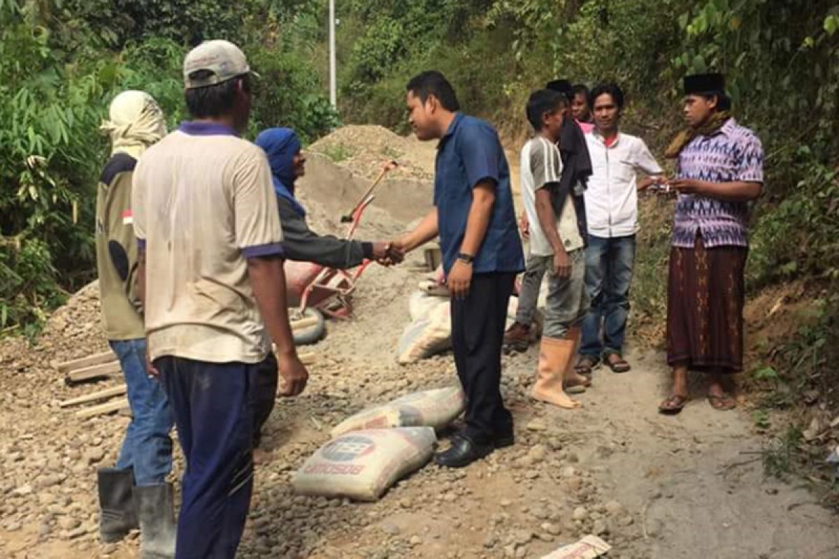 Anggota DPRD Sulbar melakukan kunjungan ke Tutar Polman