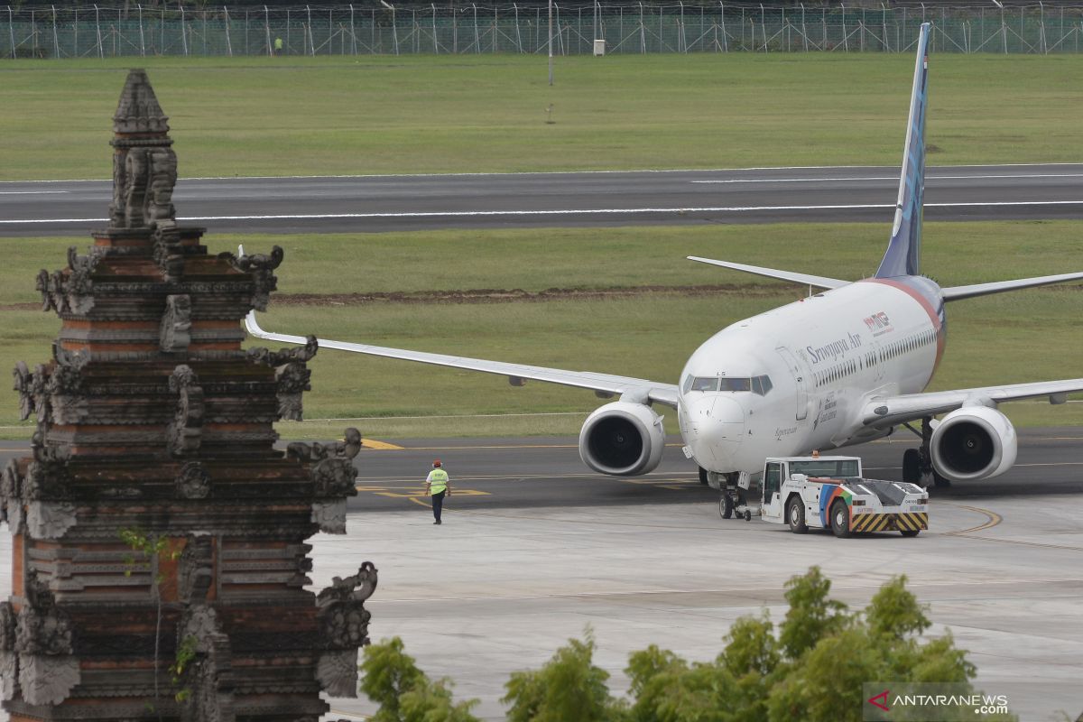 Terminal keberangkatan domestik Ngurah Rai Bali terbakar