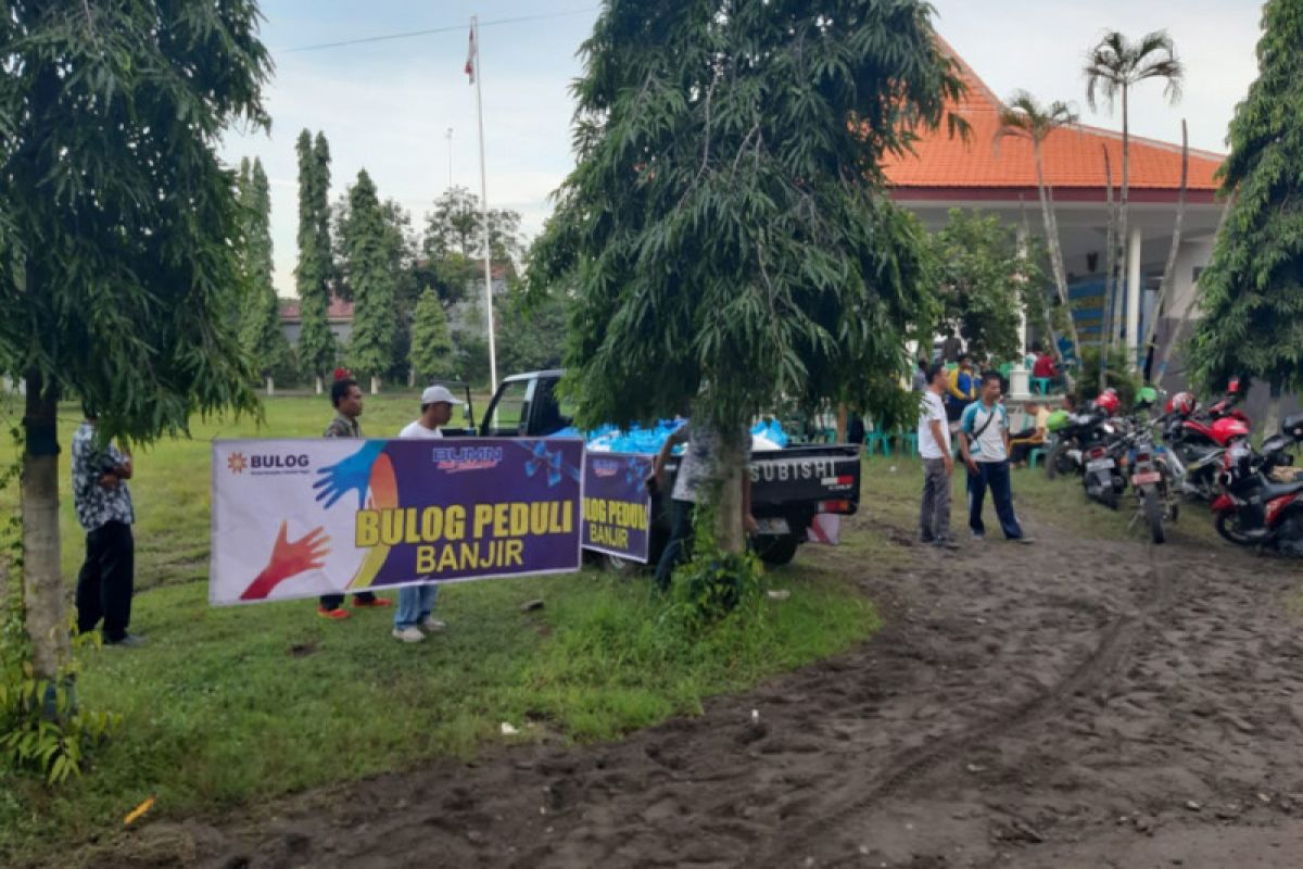 Bulog Siap Salurkan Beras CBP untuk 15 Wilayah Terdampak Banjir di Jatim