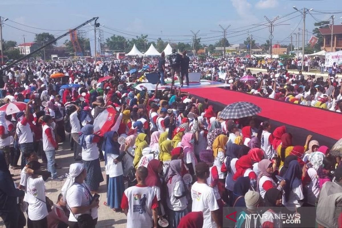 Jokowi Kenalkan Kartu KIP Kuliah dan Pra-Kerja