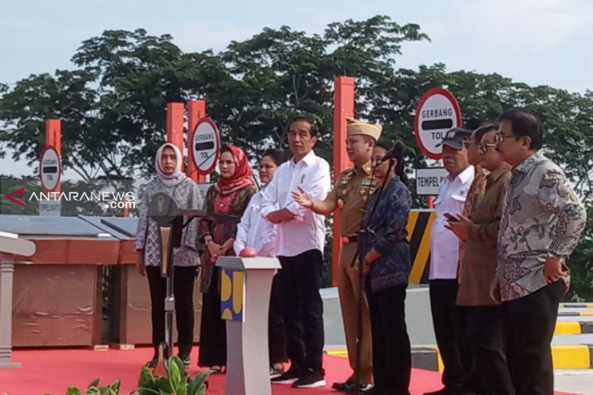 Presiden Jokowi resmikan ruas jalan tol Trans Sumatera terpanjang di Lampung