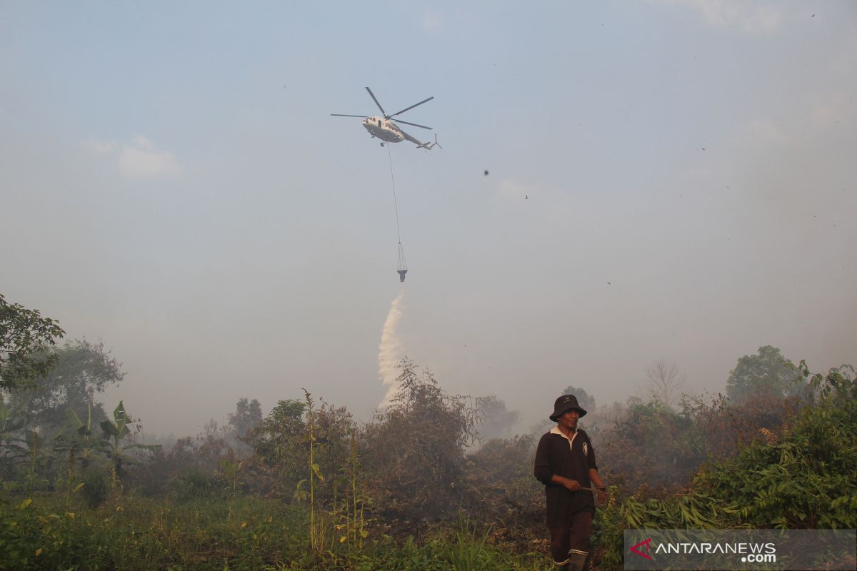 Riau dihujani bom air untuk padamkan kebakaran hutan