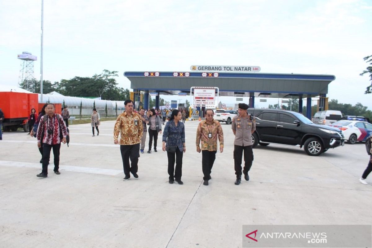 Bupati Winarti apresiasi pembangunan tol di Lampung