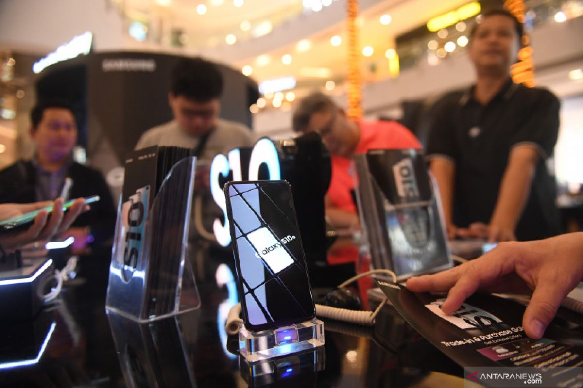 Penjualan Samsung diprediksi tidak sampai 300 juta ponsel tahun ini