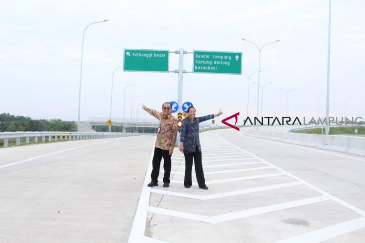 Menteri BUMN tinjau tol di Lampung