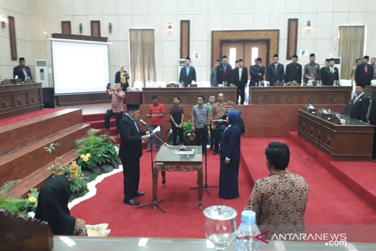 DPRD Bangka Barat lantik anggota pengganti antarwaktu