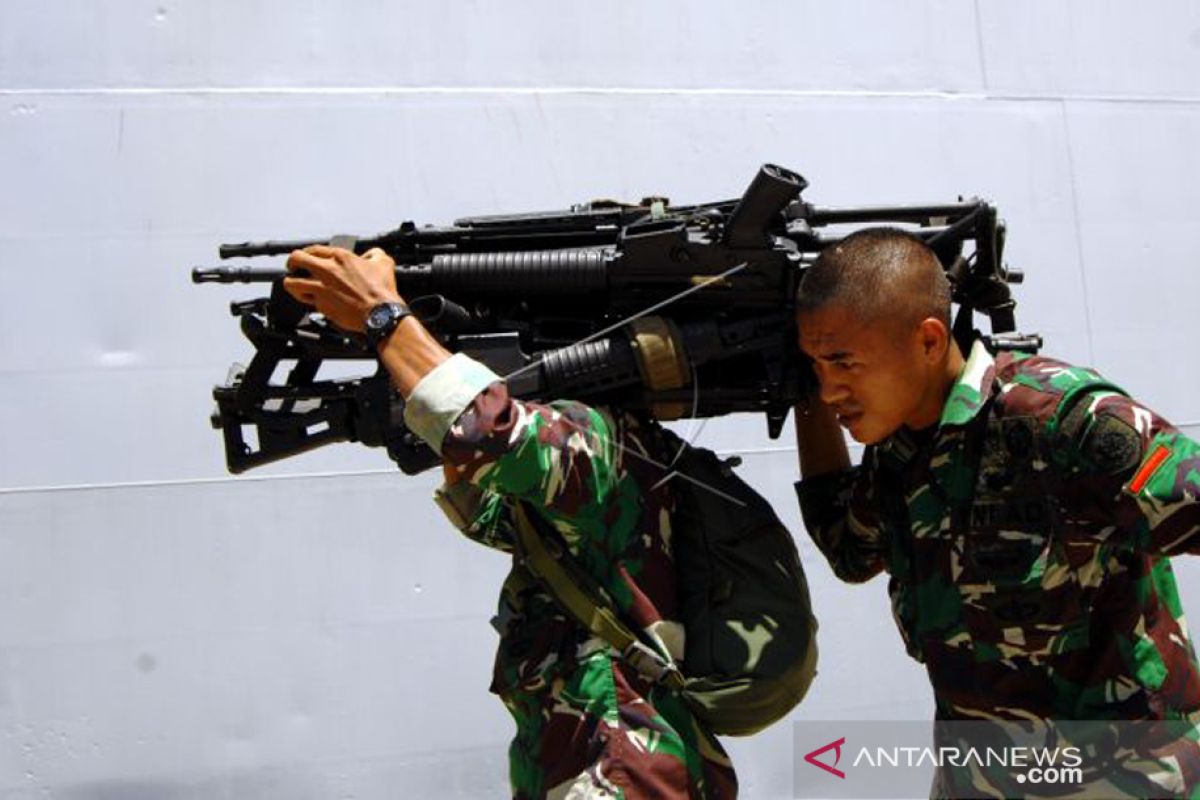 Jenazah tiga anggota TNI korban KKB dievakuasi dari Timika