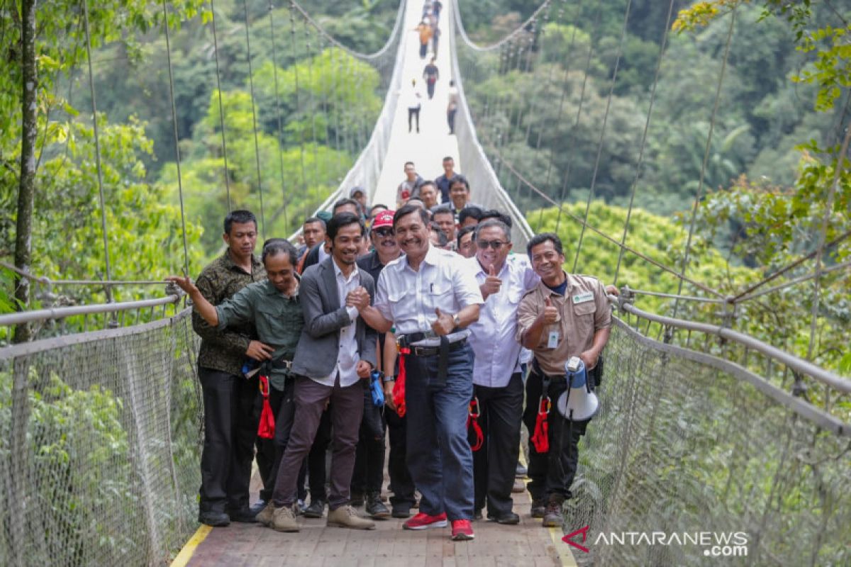 Luhut paparkan pembangunan infrastruktur pendukung Sukabumi