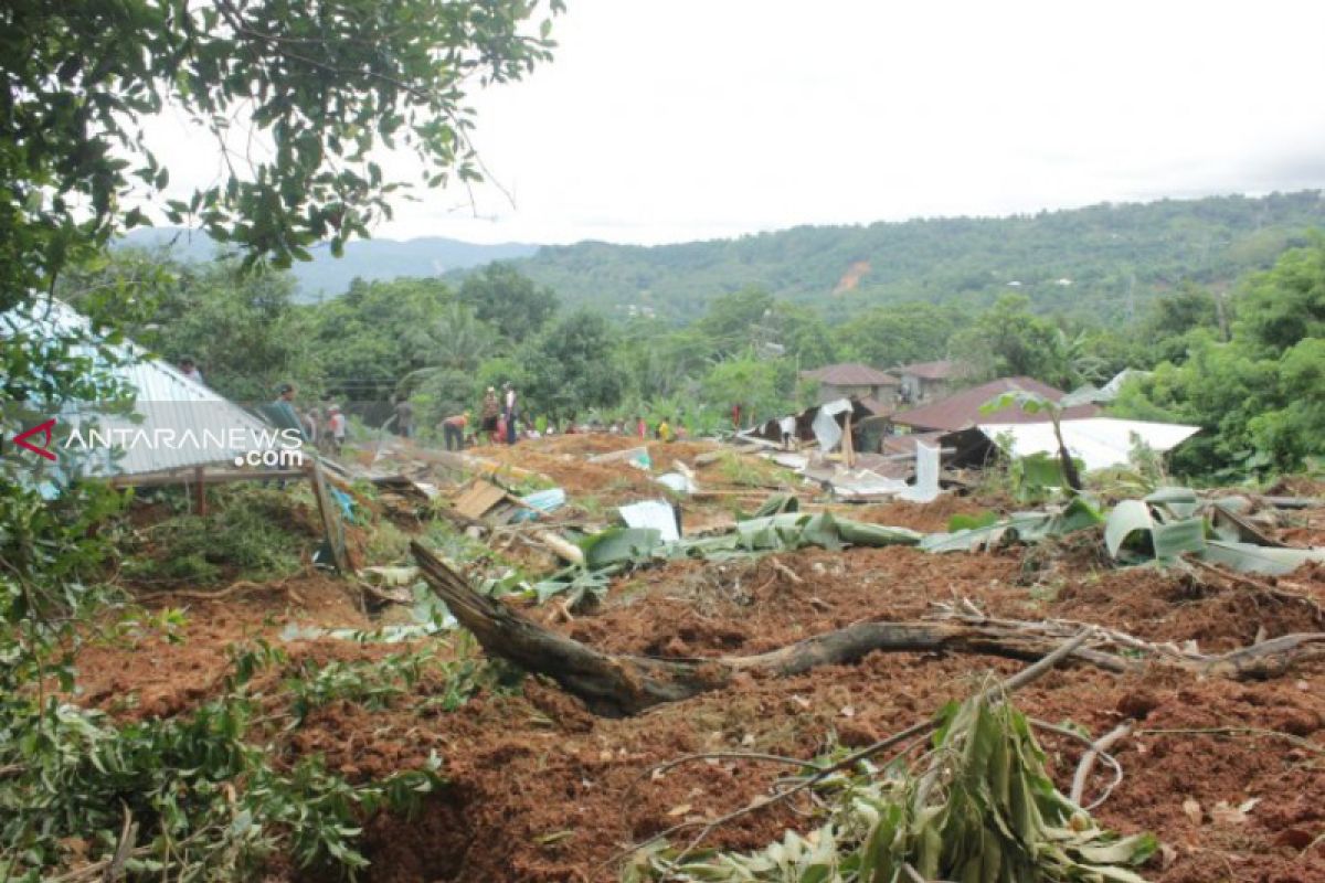 Banjir-longsor di Manggarai Barat-NTT merusak empat rumah