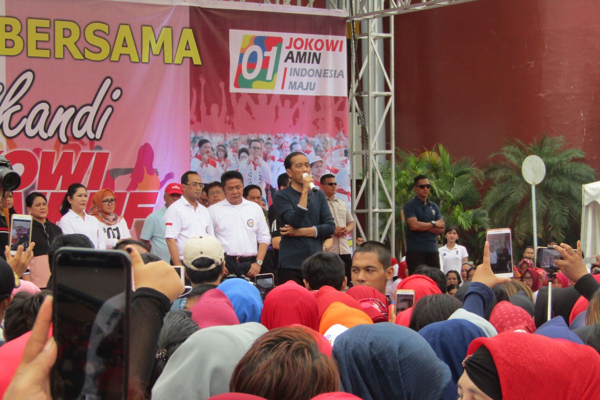 Jokowi minta para "Srikandi" Palembang tangkal hoaks