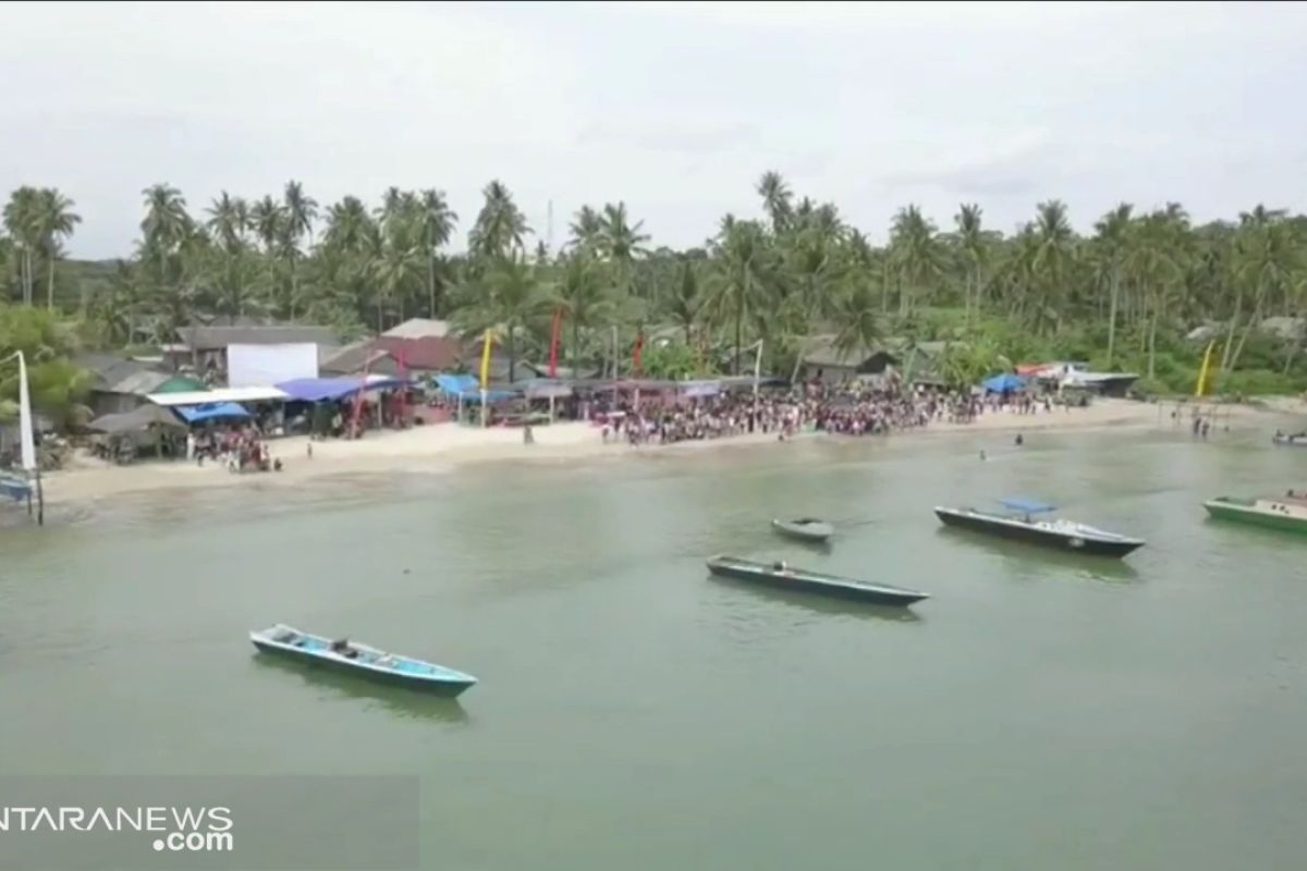 Sebuku Island residents ask for maximum PLN service