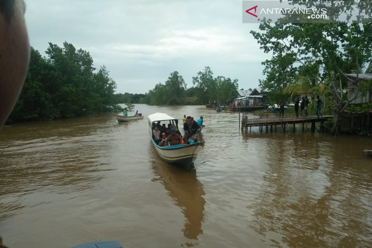 Perahu tenggelam di Bintuni 10 orang selamat