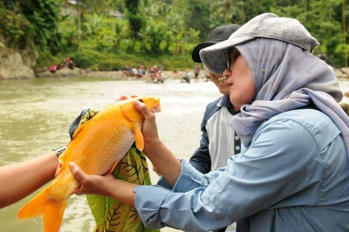 Bupati Lebak apresiasi festival mancing di sungai cisimeut