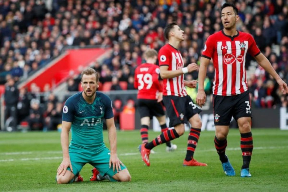 Sempat unggul di babak pertama, Spurs menyerah 1-2 dari Southampton