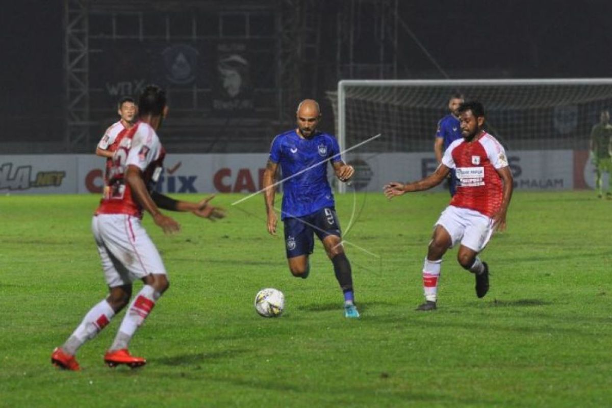 Piala Presiden - Persipura kalahkan PSM Makassar 1-0