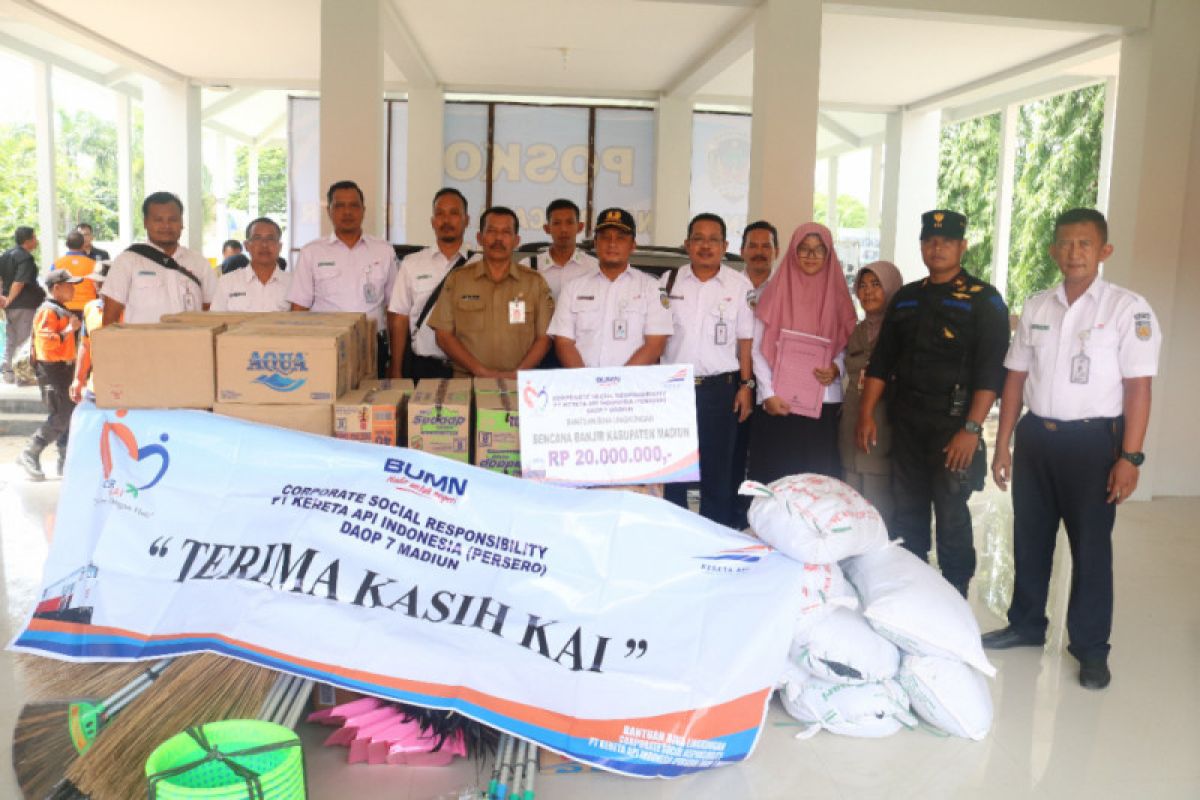 Daop 7 salurkan Rp20 juta bagi korban banjir Madiun