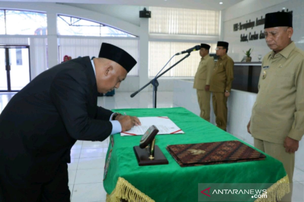 Rusfin Arif dilantik menjadi Direktur PDAM Tirta Silaupiasa Asahan