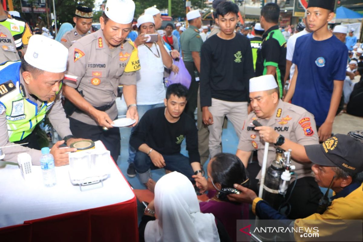 108 jamaah Haul Guru Sekumpul cek kesehatan di Posko Dokkes Polda Kalsel