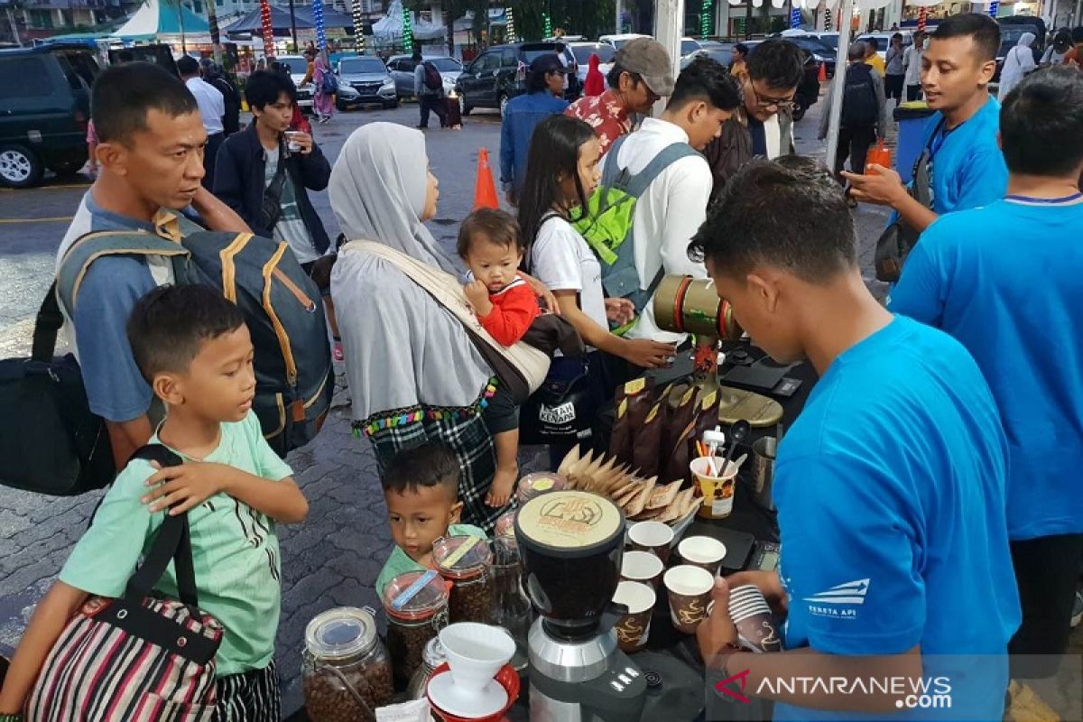 PT KAI Gelar Festival "Ngopi Bareng" di Stasiun Tanjungkarang