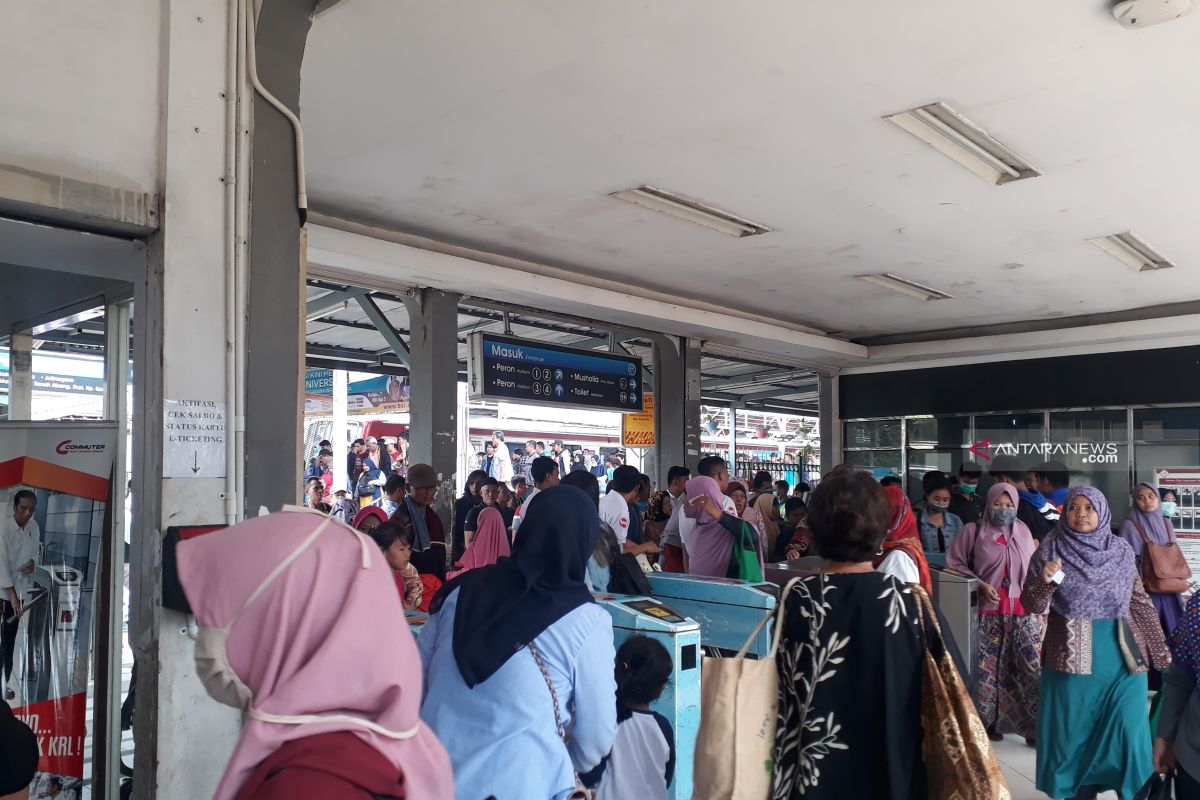 Perjalanan KRL dari Stasiun Depok belum normal