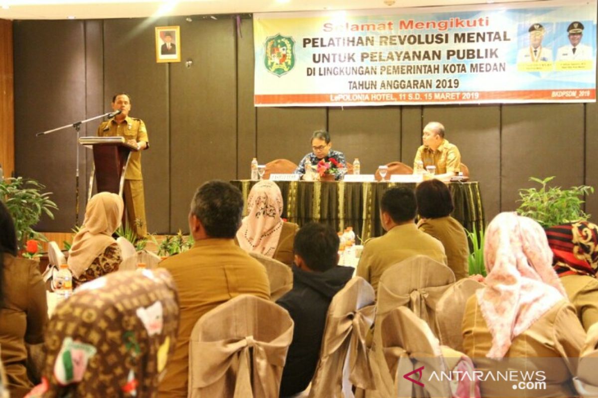 Wali Kota Medan minta ASN  revolusi mental untuk pelayanan publik